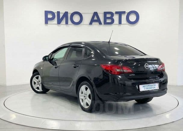 Opel Astra — фото 4